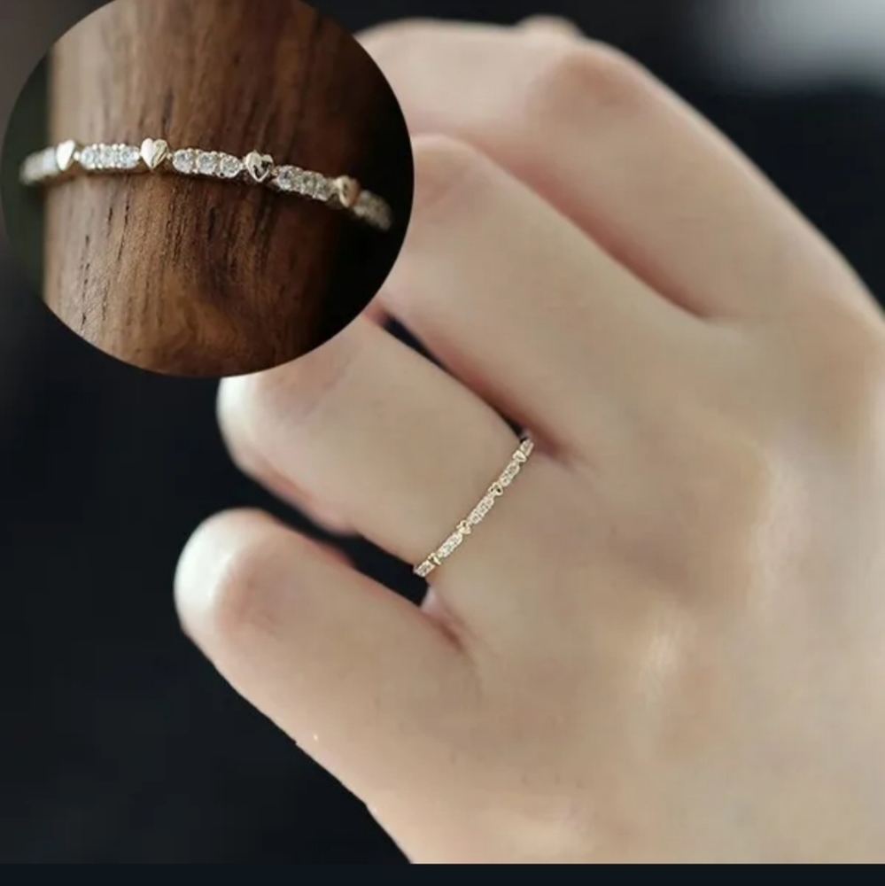 ππNEWππPRETTY!! Dainty Gold Ring with Tiny Hearts and Rhinestones ππ - Picture 3 of 13
